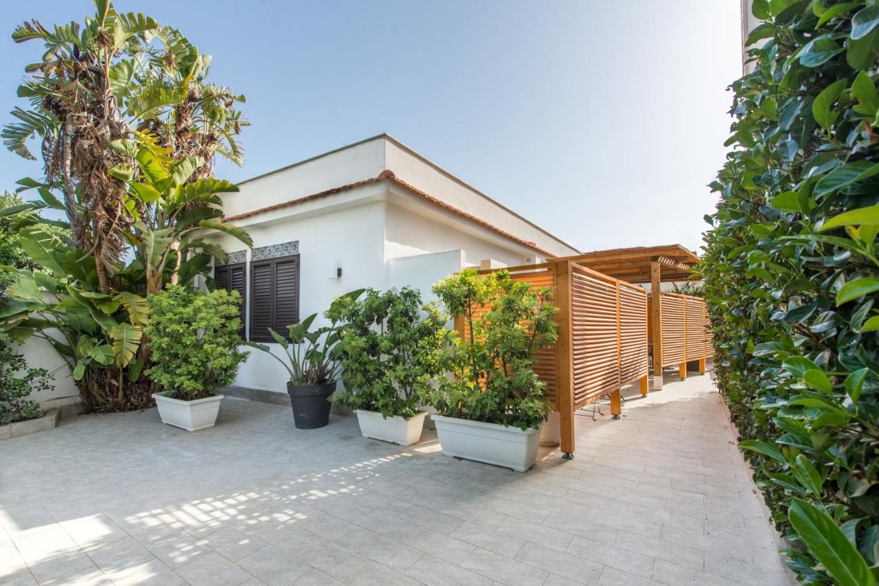 Apartment Cinzia-150 Mt From The *