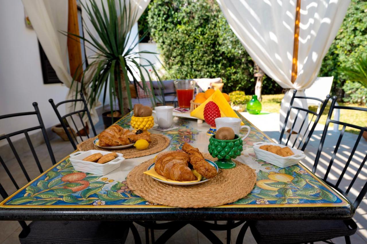Apartment Cinzia-150 Mt From The *